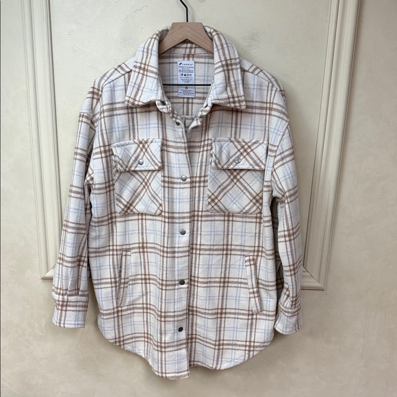 Fornia Jackets & Blazers - Fornia Snap Front Plaid Shacket Jacket size Medium